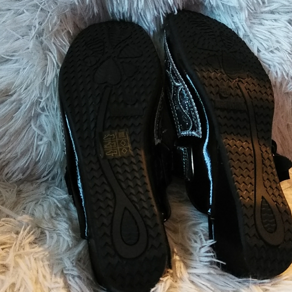 Shoes - Picture 6 of 6